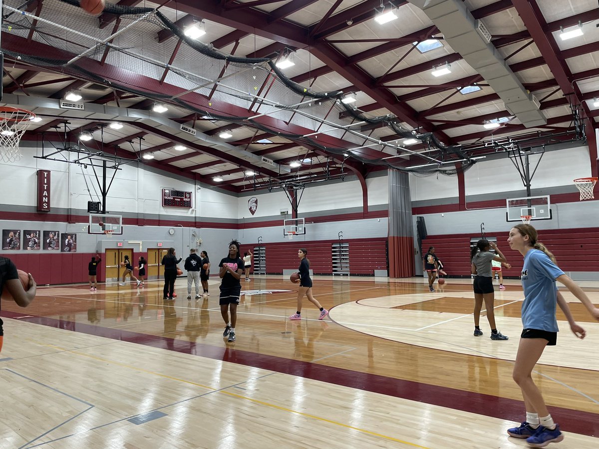 Greece Lightening Girls Basketball Day #1.

<a href="/GreeceArcadia/">Greece Arcadia HS</a> <a href="/GreeceOlympia/">Olympia Spartans</a> <a href="/Wawrzyniak_C/">Christina Wawrzyniak</a> @GCSDsuper <a href="/Jsmalline/">Jeremy Smalline</a> 

#ExpandOpportunity
#HighStandards 
#HighExpectations