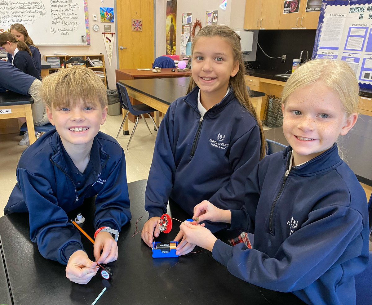 Fourth graders lit up the STREAM Lab with a hands-on electricity and circuits project. 🔆 Students were first tasked with making a lightbulb turn on, then they learned about conductors and insulators using household items. 💡 *Watt* a great way to study electrical energy! ⭐️