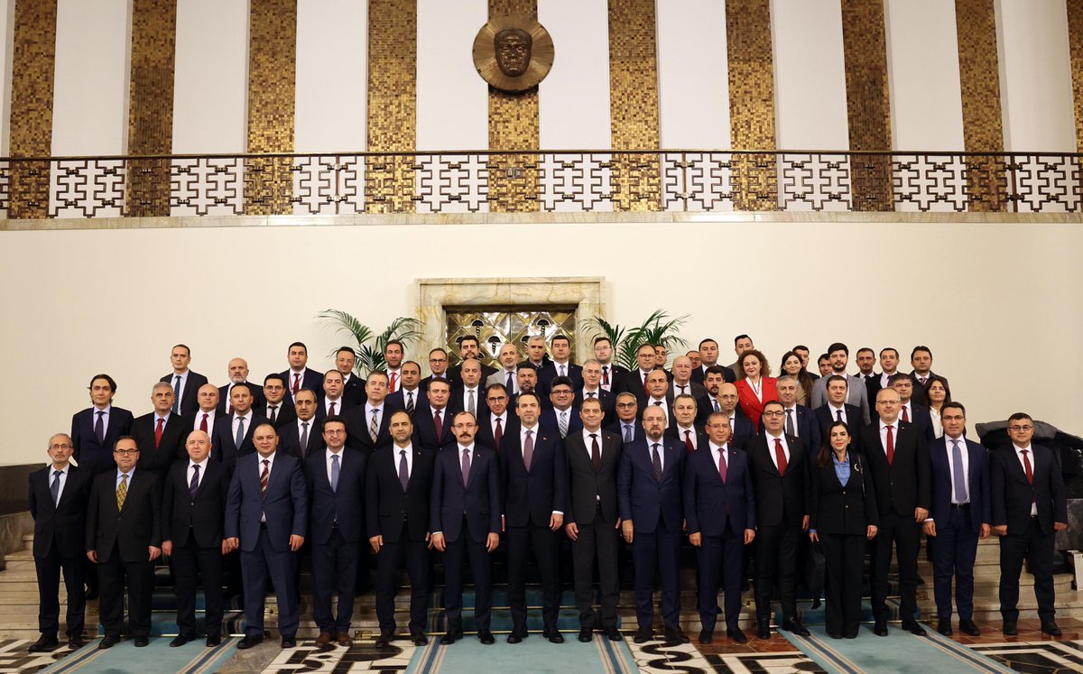 Enerji ve Tabii Kaynaklar Bakanlığımızın 2025 yılı bütçesi TBMM Plan ve Bütçe Komisyonu’nda kabul edildi.

Komisyonumuzun değerli üyelerine, milletvekillerimize ve çalışma arkadaşlarıma teşekkür ediyorum.