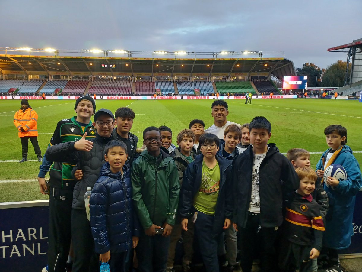 Our weekend boarders were thrilled to meet OC Greg Fisilau yesterday, as England’s future stars took to the Twickenham Stoop and secured a fantastic 38-17 victory over Australia A.
 #englandrugby #gregfisilau #twickenhamstoop2024