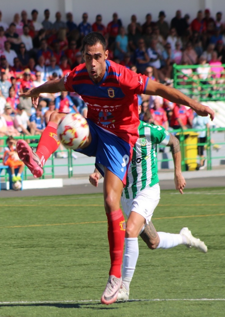 Antonio León (@antonioleonrgue) on Twitter photo El bilbaíno <a href="/Alvaroiglesias9/">Alvaro Iglesias</a> de la <a href="/UD_Lanzarote/">UD Lanzarote</a> anotó su cuarto gol en los últimos 3 partidos para sumar 7 tantos e igualar al teldense Abraham Noé de la <a href="/udvsbrigida/">UD Villa Santa Brígida</a> en lo más alto de la tabla de goleadores del Grupo Canario de Tercera Federación.
👀👇
wp.me/p7LThW-Mok El bilbaíno <a href="/Alvaroiglesias9/">Alvaro Iglesias</a> de la <a href="/UD_Lanzarote/">UD Lanzarote</a> anotó su cuarto gol en los últimos 3 partidos para sumar 7 tantos e igualar al teldense Abraham Noé de la <a href="/udvsbrigida/">UD Villa Santa Brígida</a> en lo más alto de la tabla de goleadores del Grupo Canario de Tercera Federación.
👀👇
wp.me/p7LThW-Mok