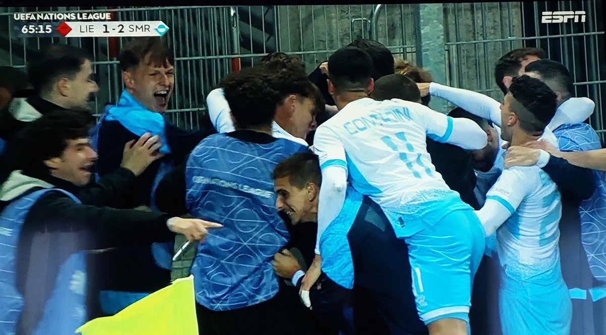 SanMarinoTeam's tweet photo. DIOS MÍO, ME VOY A VOLVER LOCO

GOL DE SAN MARINO OTRA VEZ Y LO HIZO NICOLA NANNI, ESTAMOS DANDO VUELTA UN PARTIDO POR PRIMERA EN NUESTRA HISTORIA, LES JURO QUE ESTO NO ES UN SUEÑO

ESTAMOS ASCENDIENDO, VOY A LLORAR 

🇱🇮 LIECHTENSTEIN 1-2 SAN MARINO 🇸🇲 https://t.co/4WfM63S9h9