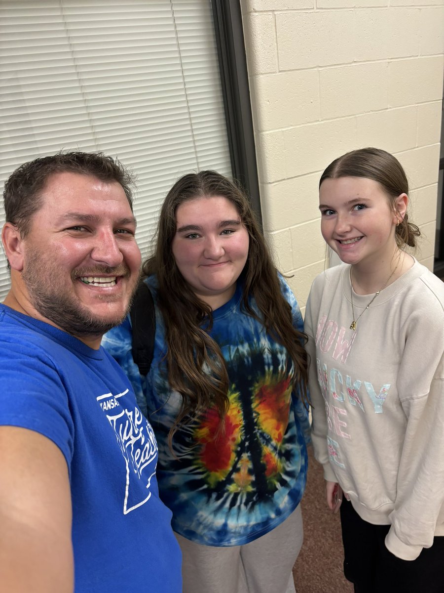 Todd_ESU's tweet photo. This is filling my bucket!Seeing my @EudoraSchools &amp; @SMSouthTDain @theSMSD students thriving in their senior year makes my heart happy! These faces say it all! Excited to see them in their own classrooms. #EudoraProud #RaiderPride #OneShawneeMission #ALLinSMSD @principalplewis https://t.co/1k66GqLHRb