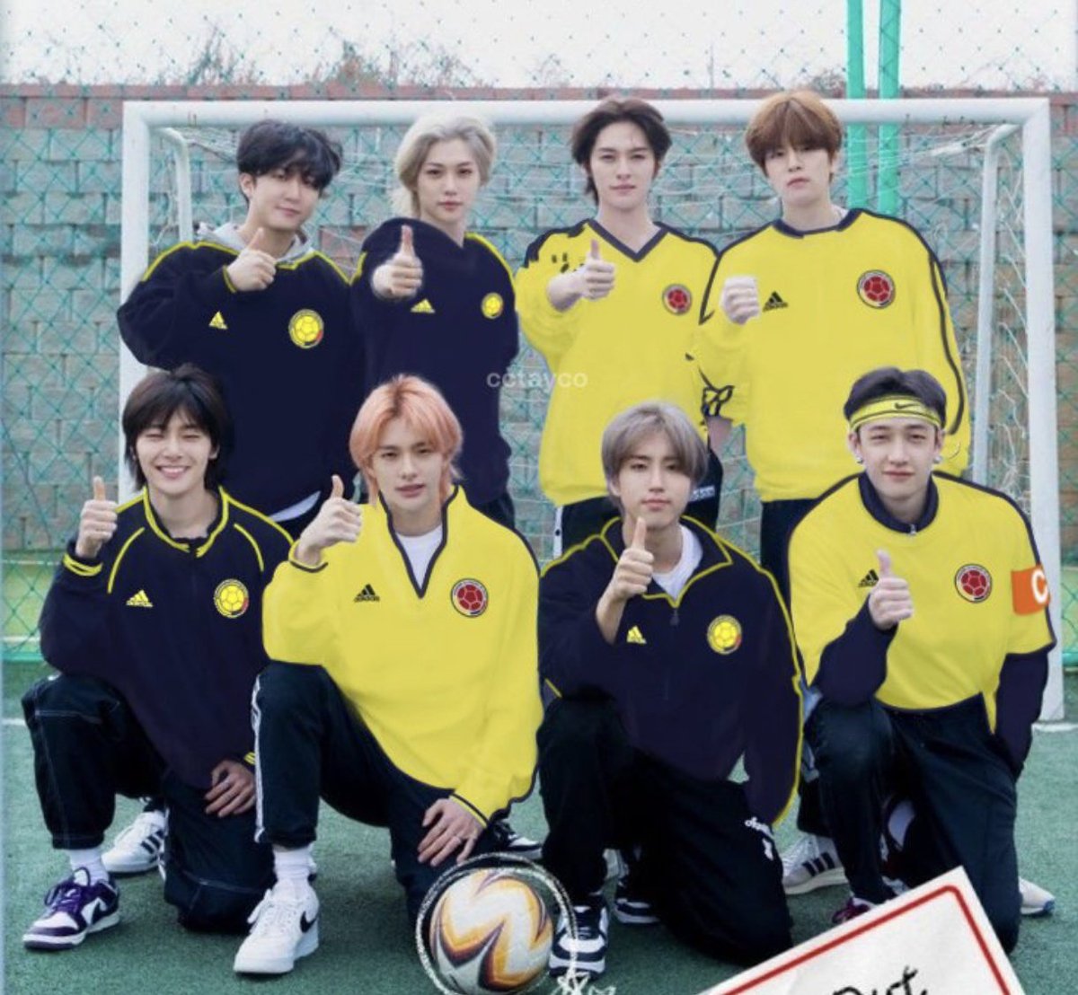 infostaycol's tweet photo. Seguimos pidiendo a Stray Kids en Colombia y que la fecha sea de apertura para el 25 de marzo, celebrando también el aniversario porque no nos merecemos menos 🗣️

Cuál fecha proponen ustedes? 👀

#SKZColiseoMedplus #StrayKidsEnColombia
@OcesaColombia @paramo_presenta @LiveNation @LiveNationKpop @jypnation