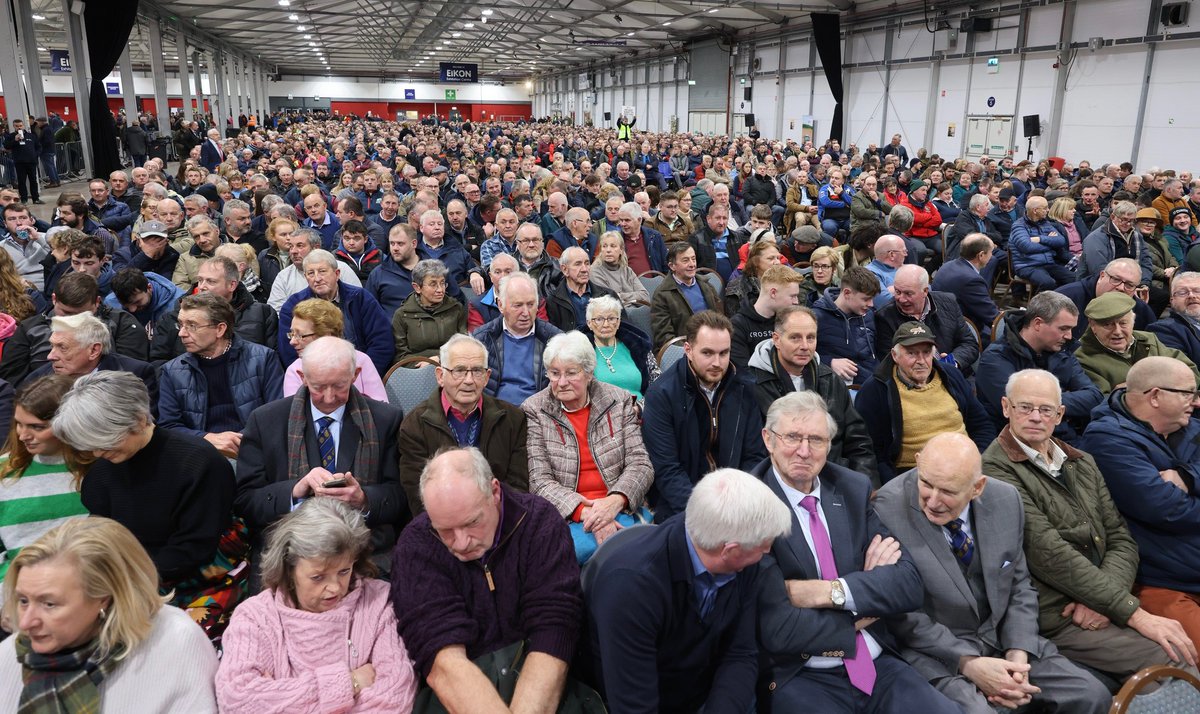 UFU members, farmers, landowners and the next generation of farmers gather to make their voice heard at the UFU overturn family farm tax rally ‼️ 
#UFUoverturnfamilyfarmtax