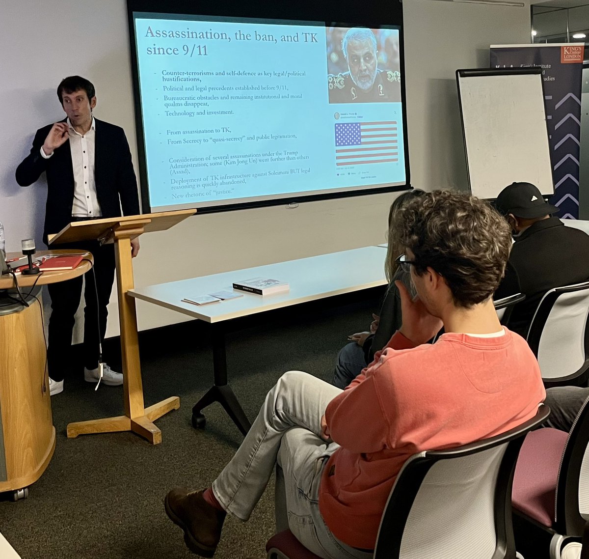 paul_mcgarr's tweet image. Great talk tonight by @lucatrenta to @kclintelligence on Luca’s important new book ‘The President’s Kill List’. Has there been a more important time to discuss the normalisation of state sponsored assassination? @warstudies @DSD_Kings @KCLSecurity @EdinburghUP