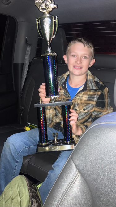 caseyayers28's tweet photo. Our boy had a win this weekend and got a check and a trophy 🏁 💕

#maddenayersracing
#jtayersracing https://t.co/XWqDUfPpLa