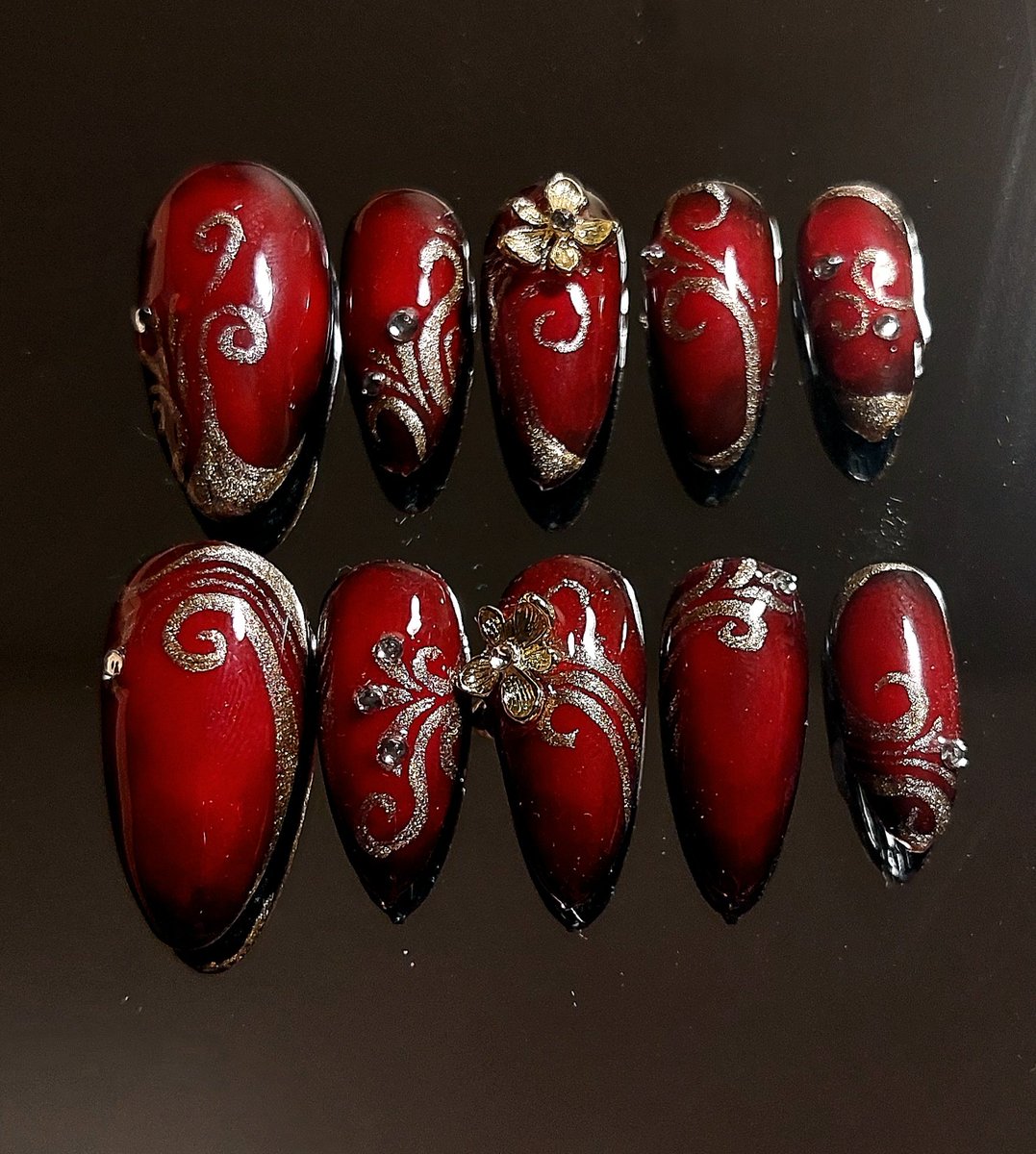 bibisclaws's tweet photo. #naildesign https://t.co/UsivKr8tQh