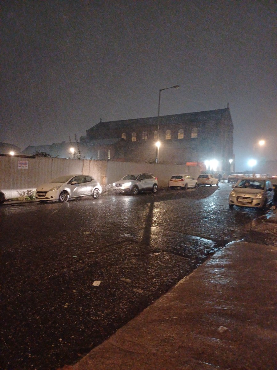 Kirsty (@snowythepyro) on Twitter photo Snowing in L3 after our #SpiritOfChristmas rehearsal. <a href="/mattconducts/">Matthew Hamilton</a> and @RGCWbaritone conjured the right atmosphere, it seems! #uksnow Snowing in L3 after our #SpiritOfChristmas rehearsal. <a href="/mattconducts/">Matthew Hamilton</a> and @RGCWbaritone conjured the right atmosphere, it seems! #uksnow