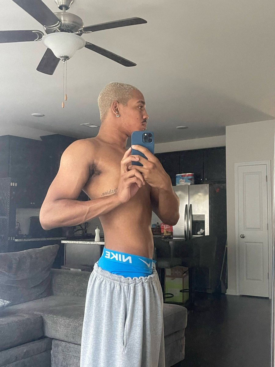 Jayctrlwrld's tweet photo. All this and nobody wants me😭 https://t.co/Y6B8K7aqZw