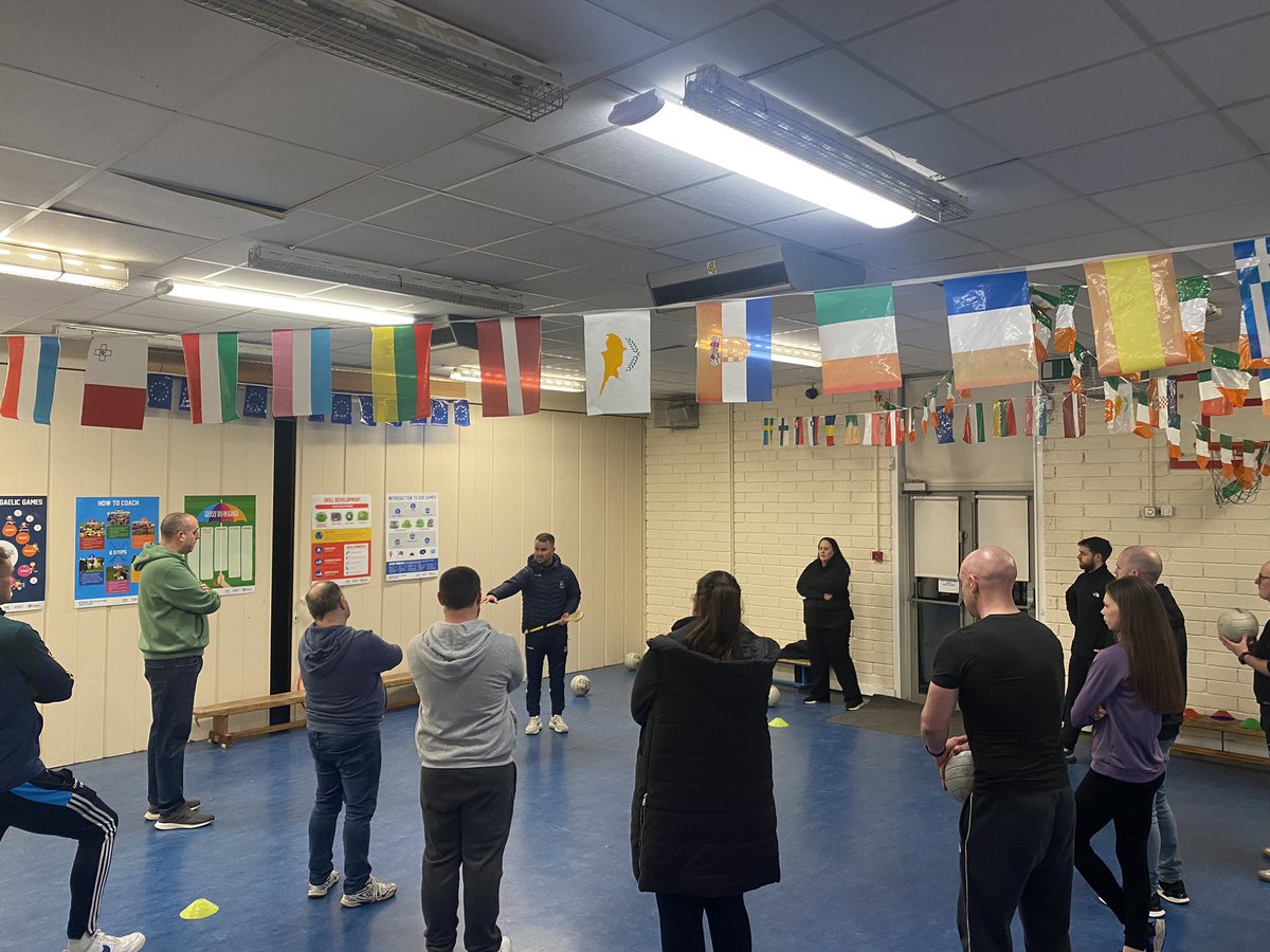 Laura Carolan tweet media