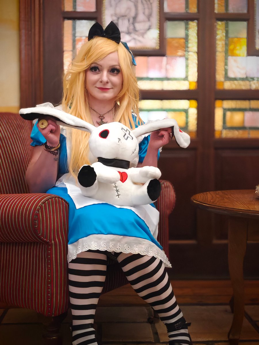 SHSCosplay's tweet photo. Photos of me as #aliceinwonderland 
Taken by @grass3cat
I had an absolute blast at MiniCon and couldn't recommend it enough! 
And thanks to  @NewgrangeHotel for being so welcoming!

#miniconireland #miniconireland2024 #miniconnavan  #Disney #aliceinwonderlandcosplay https://t.co/aE1MB9d1kT