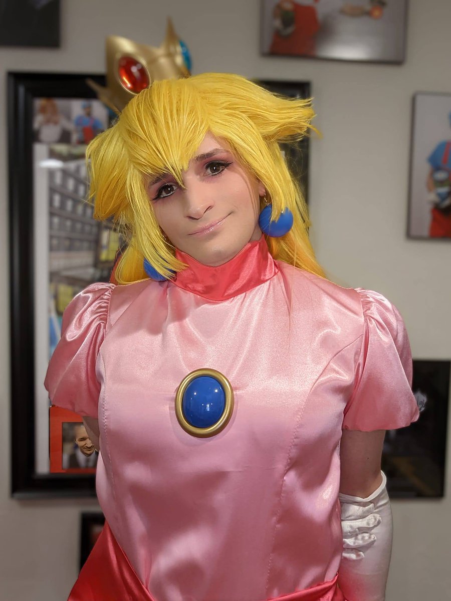 I heard today was Princess Peach day?

#cosplay #princesspeach #mario