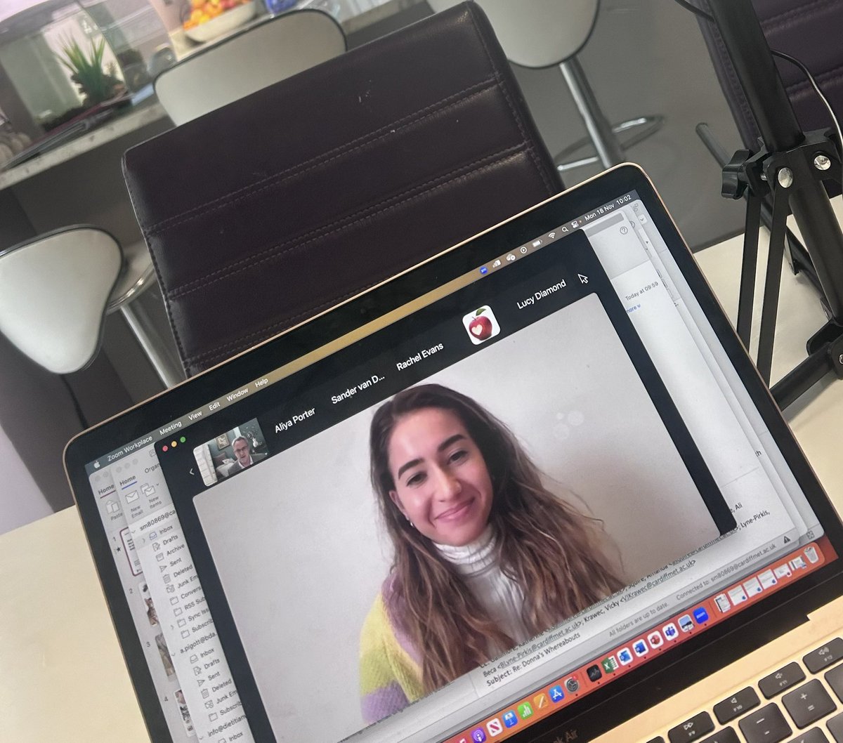 Aisling Pigott 🏴🇮🇪 (@dietitianwales) on Twitter photo What a day:
❤️I loved having a break from writing to speak at the Royal Society of Medicine (<a href="/drallyjaffee/">Dr Ally Jaffee</a> thanks!)
🎤Followed by an exciting podcast, which involved a microphone delivery #allthegearnoidea <a href="/BDA_Dietitians/">British Dietetic Association</a> What a day:
❤️I loved having a break from writing to speak at the Royal Society of Medicine (<a href="/drallyjaffee/">Dr Ally Jaffee</a> thanks!)
🎤Followed by an exciting podcast, which involved a microphone delivery #allthegearnoidea <a href="/BDA_Dietitians/">British Dietetic Association</a>