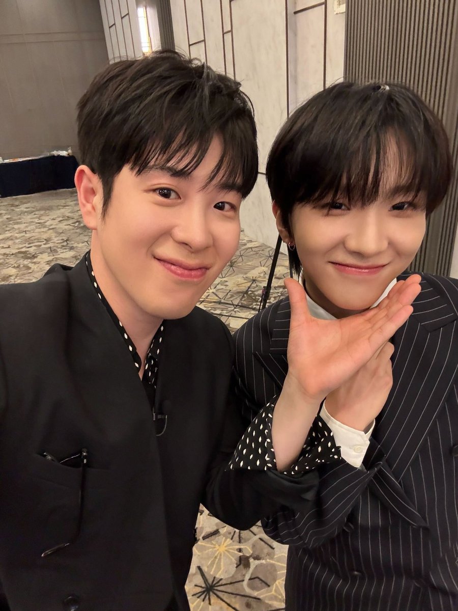jjazoa's tweet photo. 귀여운 애 옆에,, 귀여운 애 🥺💦 https://t.co/KMa0wfmyOK