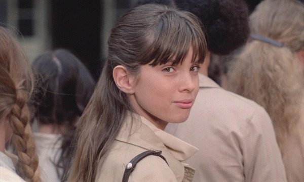 来月13日公開の仏映画「ペパーミントソーダ」を見る。14歳の女の子アナと15歳の姉フレデリックを軸にした青春映画。1977年の日本未公開作で4K修復版として初公開。2人の自宅に仏画家ベルナール・ビュッフェ（1928〜99年）の絵画が数点飾られているのに目が奪われた。大好きなんです、ビュッフェ。