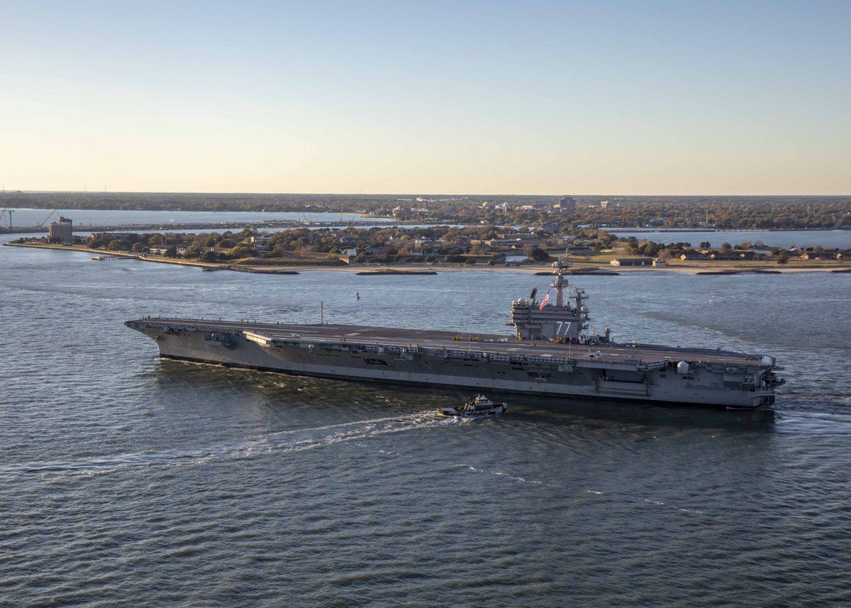USNavy's tweet photo. #USNavyPhotosoftheDay:
1️⃣ @GW_CVN73 and @JMSDF_SDF_ENG ships during #FreedomEdge
2️⃣ @GHWBCVN77 live-fire @US2ndFleet
3️⃣ #USSTripoli #FLTOPS w/ @USMC #HMLA169 in Pacific Ocean
4️⃣ @GHWBCVN77 transits to @NAV_STA_NORFOLK after sea trials in Atlantic Ocean
👉 https://t.co/aZddB6hxYf https://t.co/iRXMQg58qs
