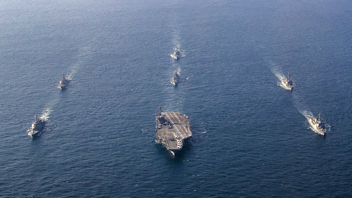 USNavy's tweet photo. #USNavyPhotosoftheDay:
1️⃣ @GW_CVN73 and @JMSDF_SDF_ENG ships during #FreedomEdge
2️⃣ @GHWBCVN77 live-fire @US2ndFleet
3️⃣ #USSTripoli #FLTOPS w/ @USMC #HMLA169 in Pacific Ocean
4️⃣ @GHWBCVN77 transits to @NAV_STA_NORFOLK after sea trials in Atlantic Ocean
👉 https://t.co/aZddB6hxYf https://t.co/iRXMQg58qs