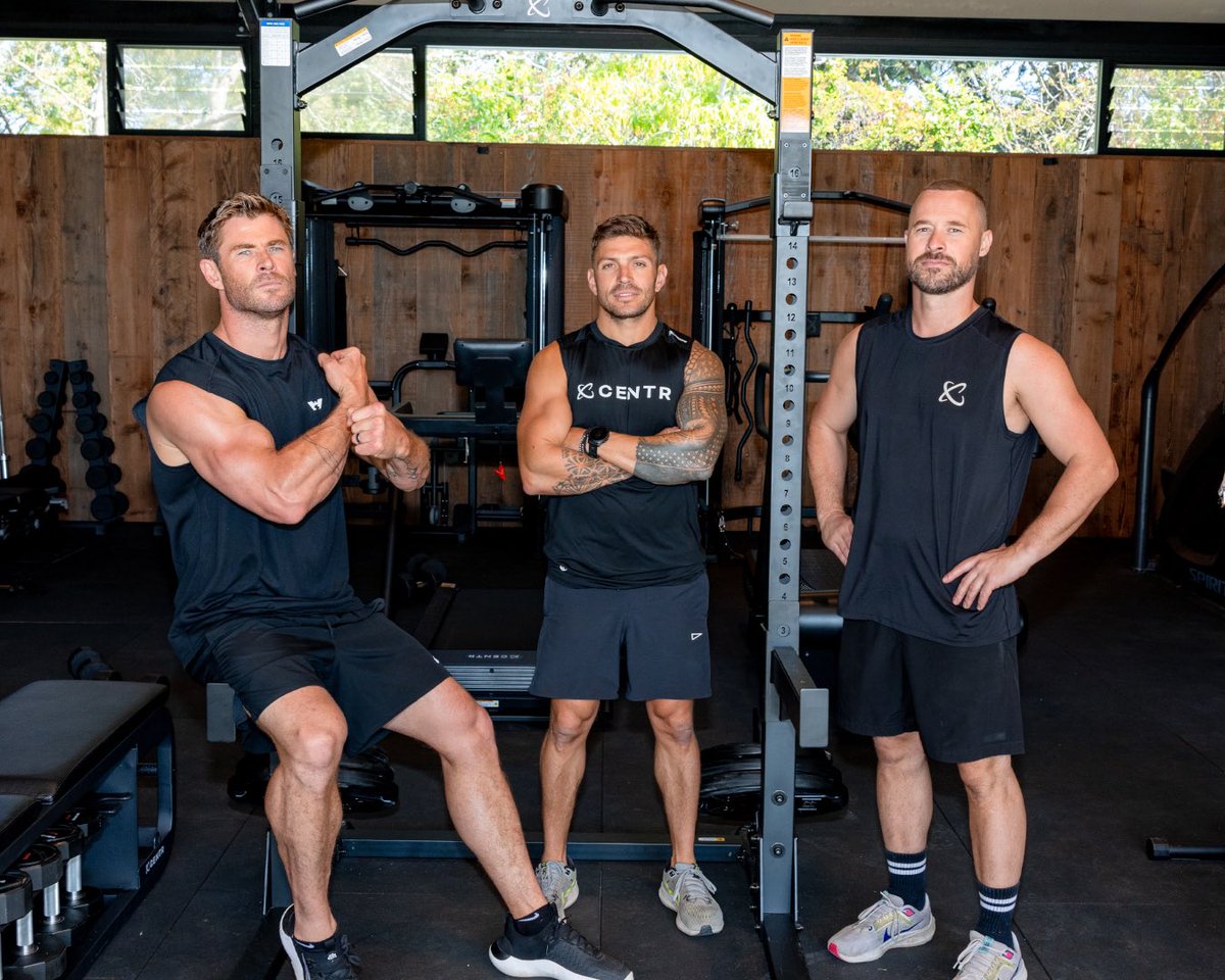chrishemsworth's tweet image. Fun times shooting some content with @CentrFit equipment that will keep us training all year round 💪🏻
Full video on YouTube now. Check it out:
youtu.be/KjLs69aRoUA