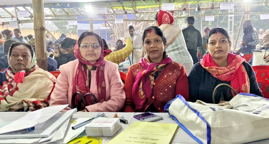 Election Commission of India (@ecisveep) on Twitter photo हमारे मतदान कर्मी आ रहें हैं आपके मतदान केंद्र, कराने मतदान...!
आप भी भूलना मत, 20 नवंबर, बुधवार को मतदान कर बढ़ाएं लोकतंत्र की शान ✨ #VoteJohar
📷 <a href="/ceojharkhand/">Chief Electoral Officer, Jharkhand</a>
#JharkhandAssemblyElections2024 #EarnYourSay #AssemblyElection #ECI #VoteDeneChalo #Phase2 हमारे मतदान कर्मी आ रहें हैं आपके मतदान केंद्र, कराने मतदान...!
आप भी भूलना मत, 20 नवंबर, बुधवार को मतदान कर बढ़ाएं लोकतंत्र की शान ✨ #VoteJohar
📷 <a href="/ceojharkhand/">Chief Electoral Officer, Jharkhand</a>
#JharkhandAssemblyElections2024 #EarnYourSay #AssemblyElection #ECI #VoteDeneChalo #Phase2