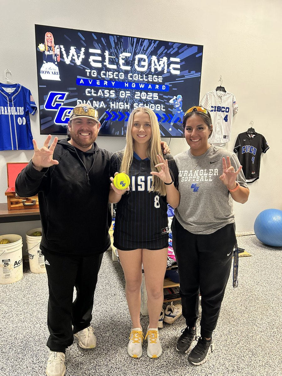 averyhoward07's tweet photo. After great conversations with @TheCoachLeCroy &amp; @ACuellar42 I am blessed to recieve my first offer at @CiscoSoftball. Go Wranglers! https://t.co/T1hTfkGu5x