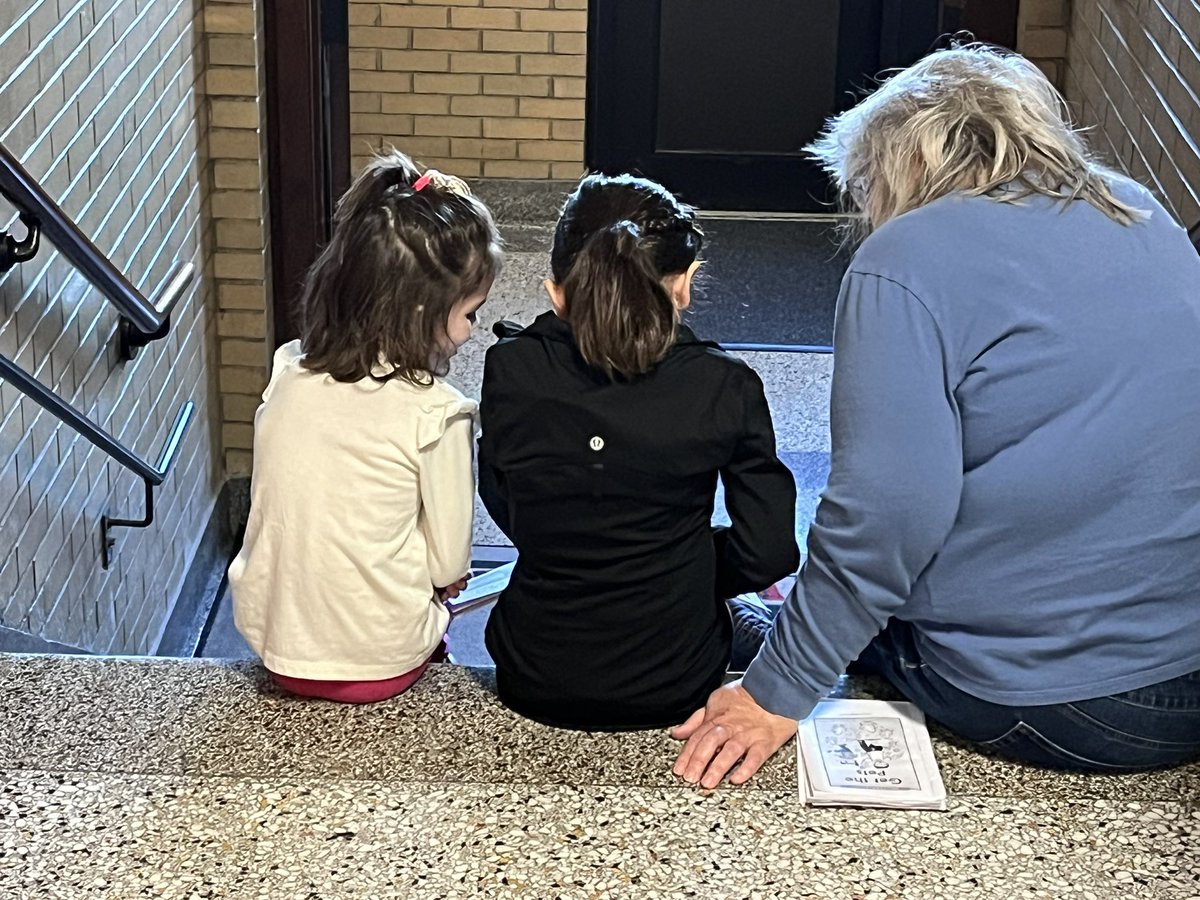 HydeKindergart1's tweet image. Last week United Way volunteers came to read, we are excited to invite them back tomorrow. @HydeElem @HydePrincipal #GoWarriors #MissionPossible