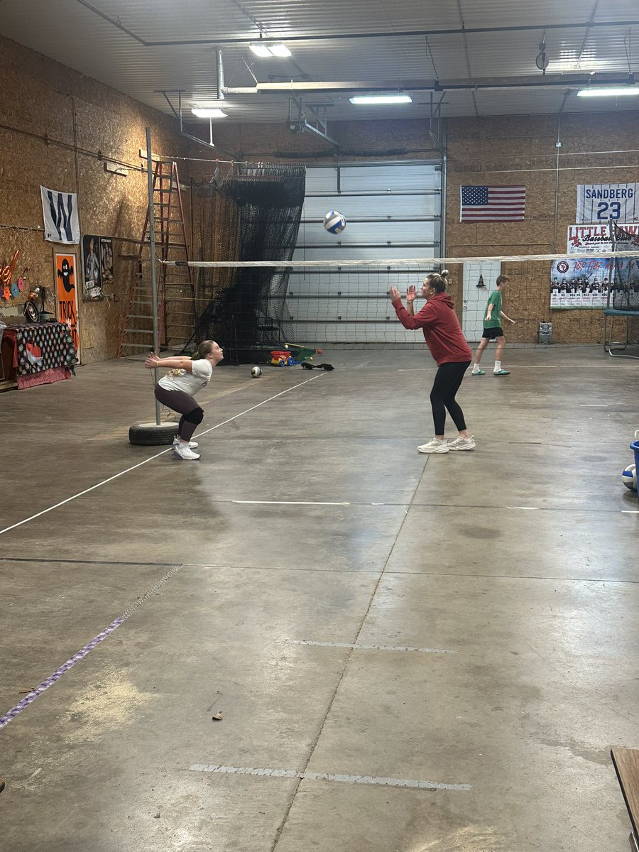 John Naeve 🇺🇸 (@johnnaeve) on Twitter photo <a href="/ReeseNaeve/">Reese Naeve</a> coaching up the next great Regal vb players for <a href="/lahansen23/">Lauren Hansen</a> ! <a href="/ReeseNaeve/">Reese Naeve</a> coaching up the next great Regal vb players for <a href="/lahansen23/">Lauren Hansen</a> !
