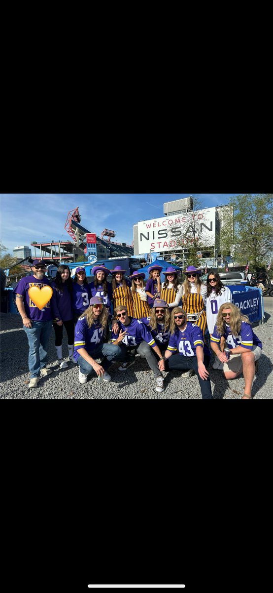 LisaLehman9's tweet photo. SKOL from Nashville! 💜 @Sam_VanGinkel @AndrewVanGinkel https://t.co/DdyWIwUxv0