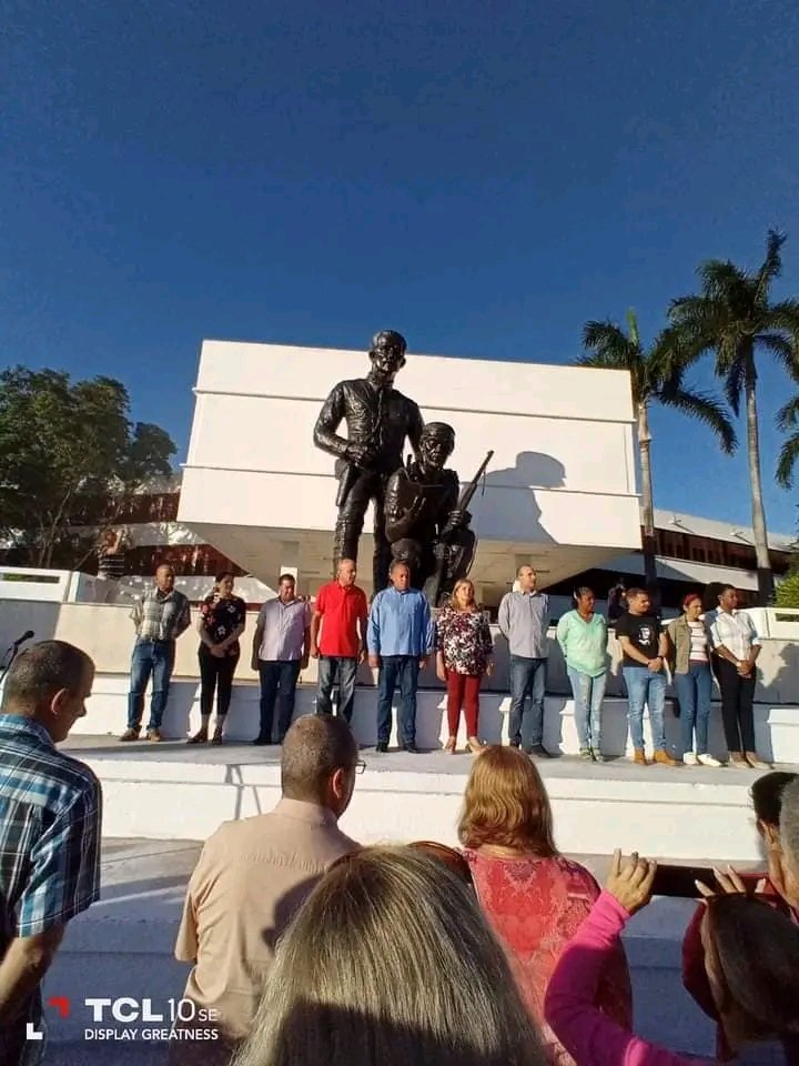 Rinden homenaje en Sancti Spíritus al Mayor General Serafín Sánchez
En el #Aniversario128 de su caída en combate.
#SanctiSpíritusEnMarcha
