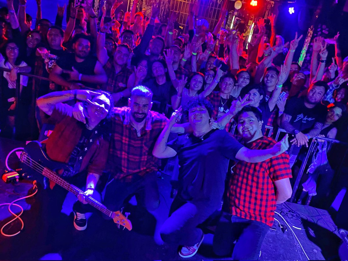 Gracias, México ❤️🇲🇽
Probablemente ha sido el mejor concierto que he dado jamás. Ustedes nunca me fallan.

Nos vemos este fin de semana en Bs As para cerrar por todo lo alto el #PorLasBuenasTour