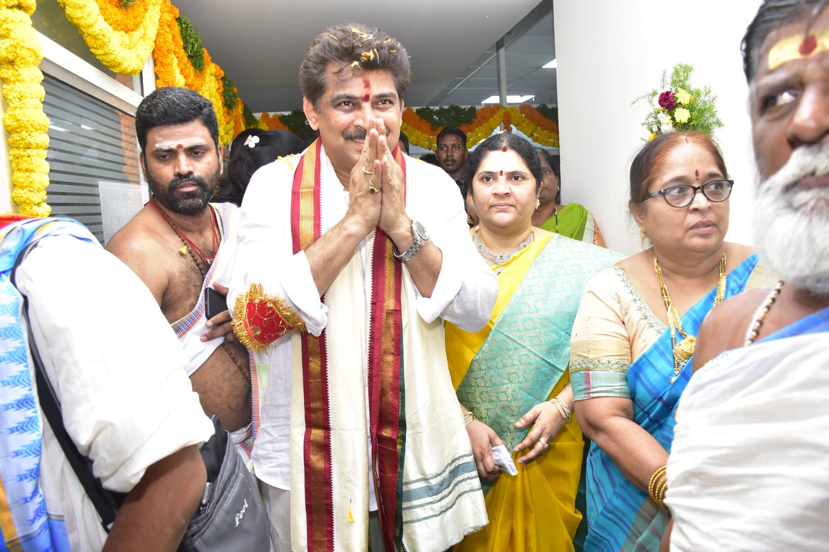 JSPSrinivasarao's tweet photo. ఏపీ మెడికల్ సర్వీసెస్ &amp; ఇన్ఫ్రా స్ట్రక్చర్ డెవెలప్మెంట్ కార్పొరేషన్ చైర్మన్ గా  #APMSIDC కార్యాలయంలో బాధ్యతలు స్వీకరించడం జరిగింది.
@JanaSenaParty
@PawanKalyan @ncbn @satyakumar_y @naralokesh @ArogyaAndhra https://t.co/KU4D1qC4cY