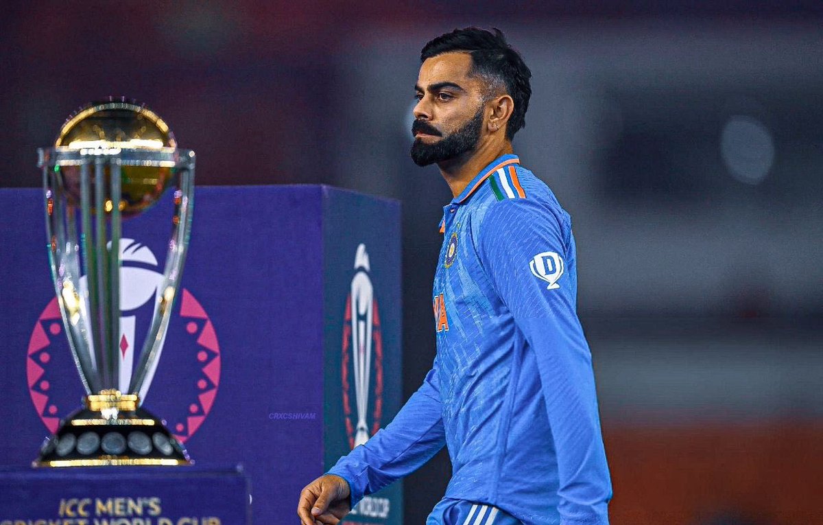AmanAtik18's tweet image. Ek nazar dekh ke nazar fer li😢
Tum na hue mere 😢
#cwc2023final #ViratKohli