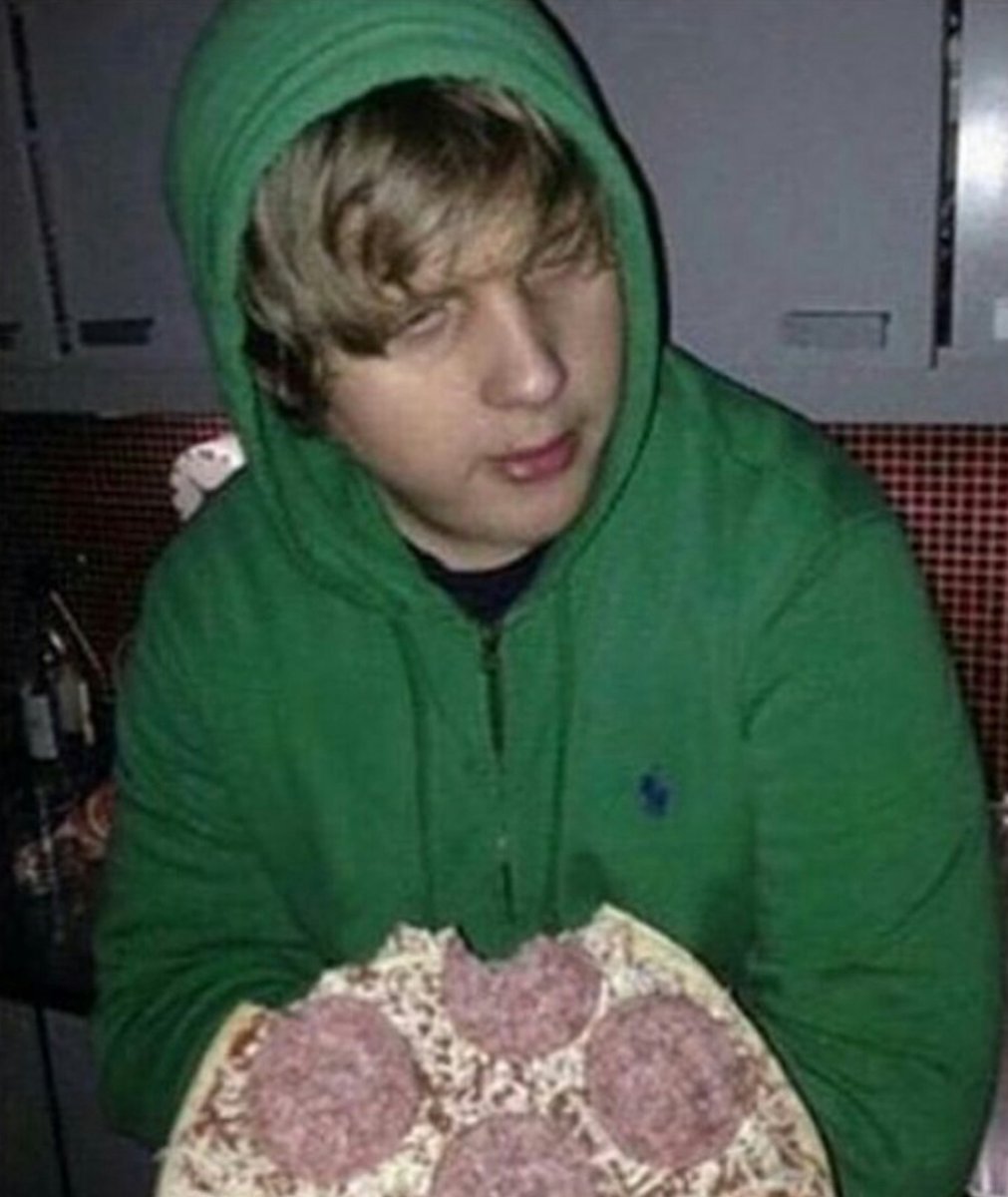 WeedHumor69's tweet photo. when you bake your self and not the pizza https://t.co/046IaLekYk
