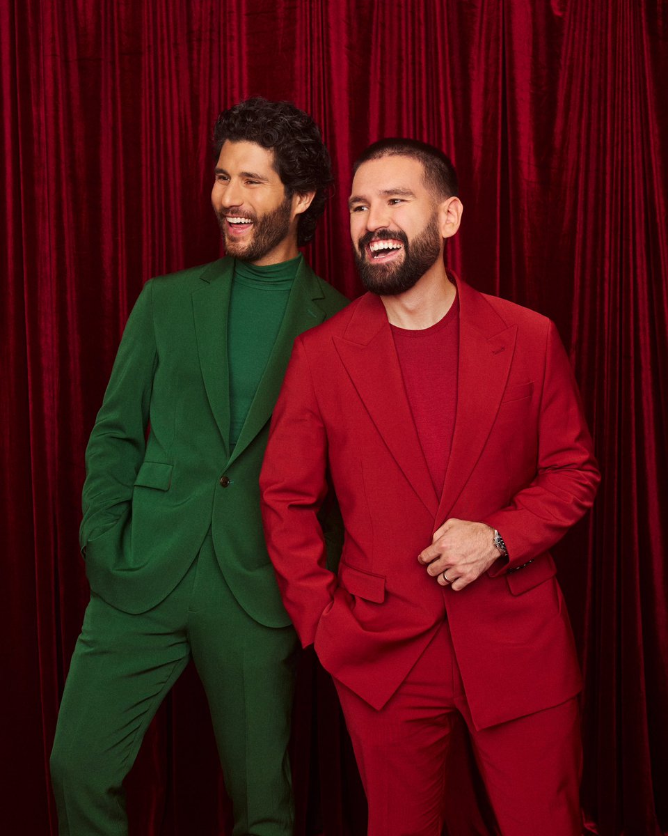 DanAndShay's tweet photo. WE ARE SENDING OUT SIGNED CHRISTMAS CARDS!  Want one?  All you gotta do is ‘like’ this post and sign up at the link below between now and Friday at 11:59 PM CT for your chance to be selected.  ✍️

click here to enter:
https://t.co/5gVHJJoyOR https://t.co/vPHUp5DmJX