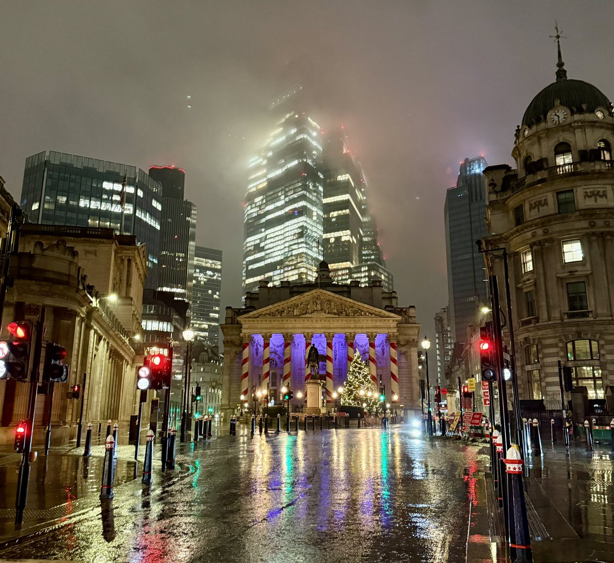 James Thomson CBE (@jmdt999) on Twitter photo Good night from Bank Junction in the ❤️ of the <a href="/cityoflondon/">City of London</a>
Looking forward to the trial opening of access for Black Cabs 24/7/365 to improve the availability of taxis in the Square Mile - opening expected in Q2 of 2025 👍🏼 Good night from Bank Junction in the ❤️ of the <a href="/cityoflondon/">City of London</a>
Looking forward to the trial opening of access for Black Cabs 24/7/365 to improve the availability of taxis in the Square Mile - opening expected in Q2 of 2025 👍🏼