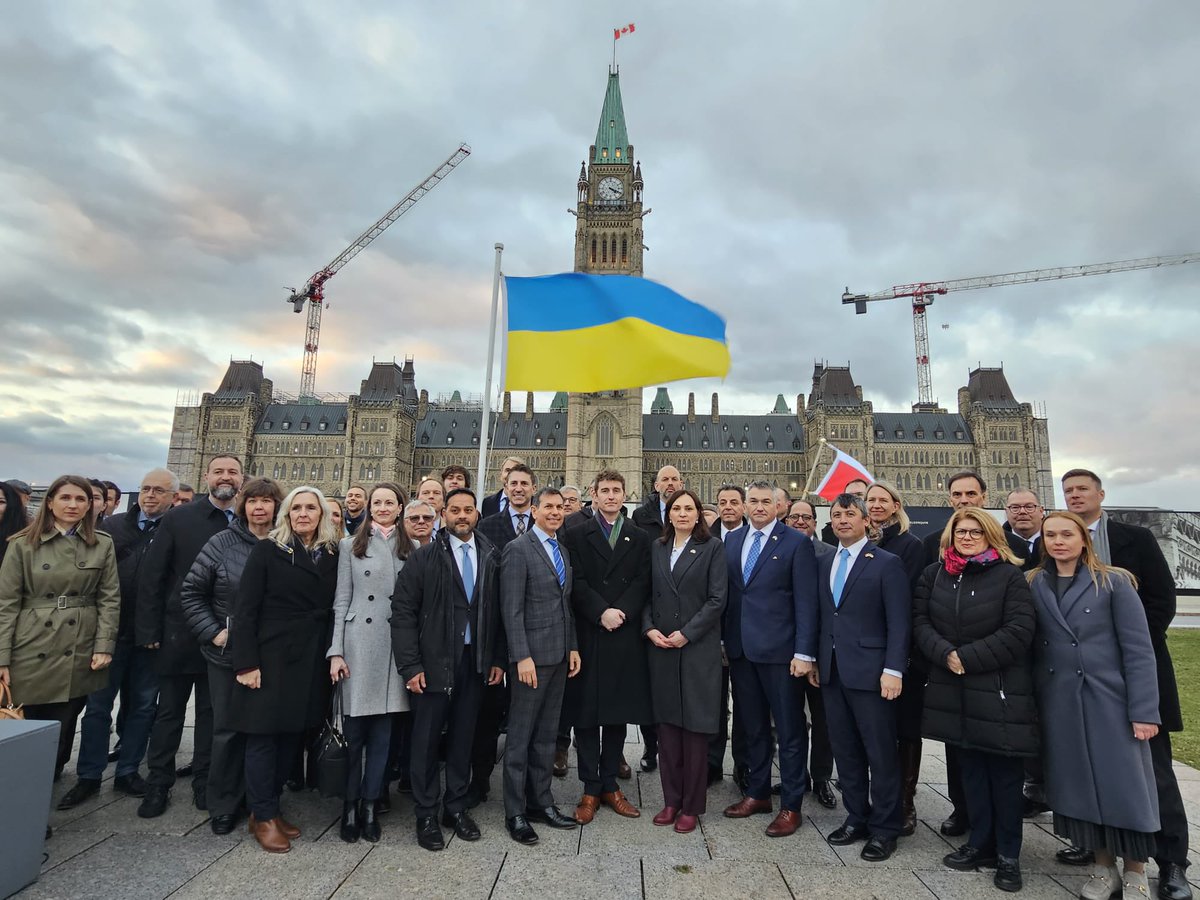 kovaliv_y's tweet image. As we gathered today on the Parliament Hill to commemorate 1000 days of Russian full-scale invasion, I thanked people of Canada, the Government of Canada, members of @OurCommons @SenateCA  for their steadfast support. 
Ukraine’s fight for freedom is more than just our fight.…