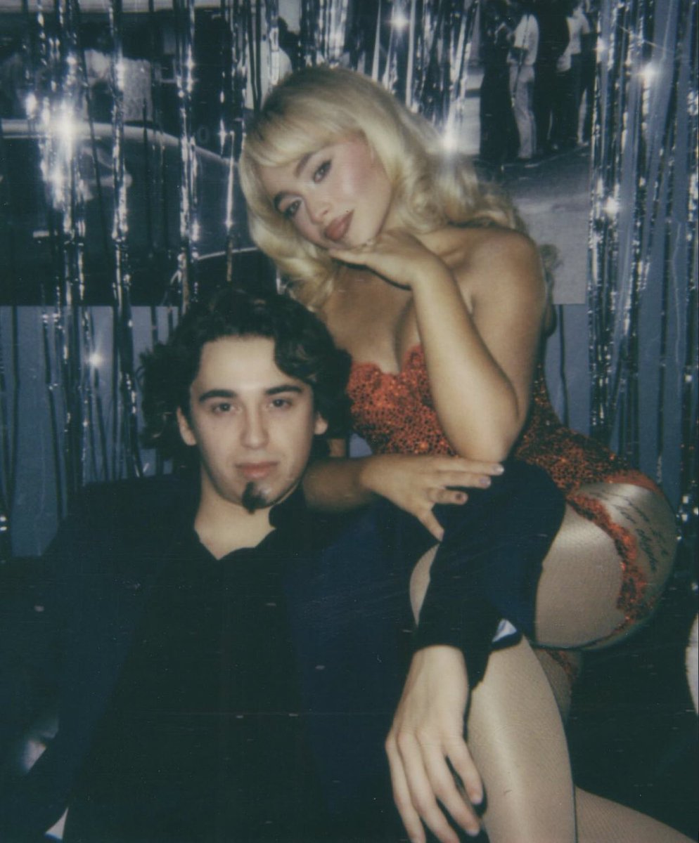 BETUWANN4_'s tweet photo. ⠀⠀ ⠀ ⠀⠀ ⠀ ⠀⠀⠀ ⠀    
⠀ ⠀⠀ ─┄ 𝕾ɑbrinɑ 𝕮ɑrpenter 
        ⠀⠀ ⠀⠀    *𝙽𝙴𝚆 𝚞𝚙𝚍𝚊𝚝𝚎   

⠀ ⠀⠀LA night 2 ♥️💋 second locationnnn maybe he’s biiii!!!
see you tonight for our last show of the US leg :’) how the hell https://t.co/x5iI821gSF