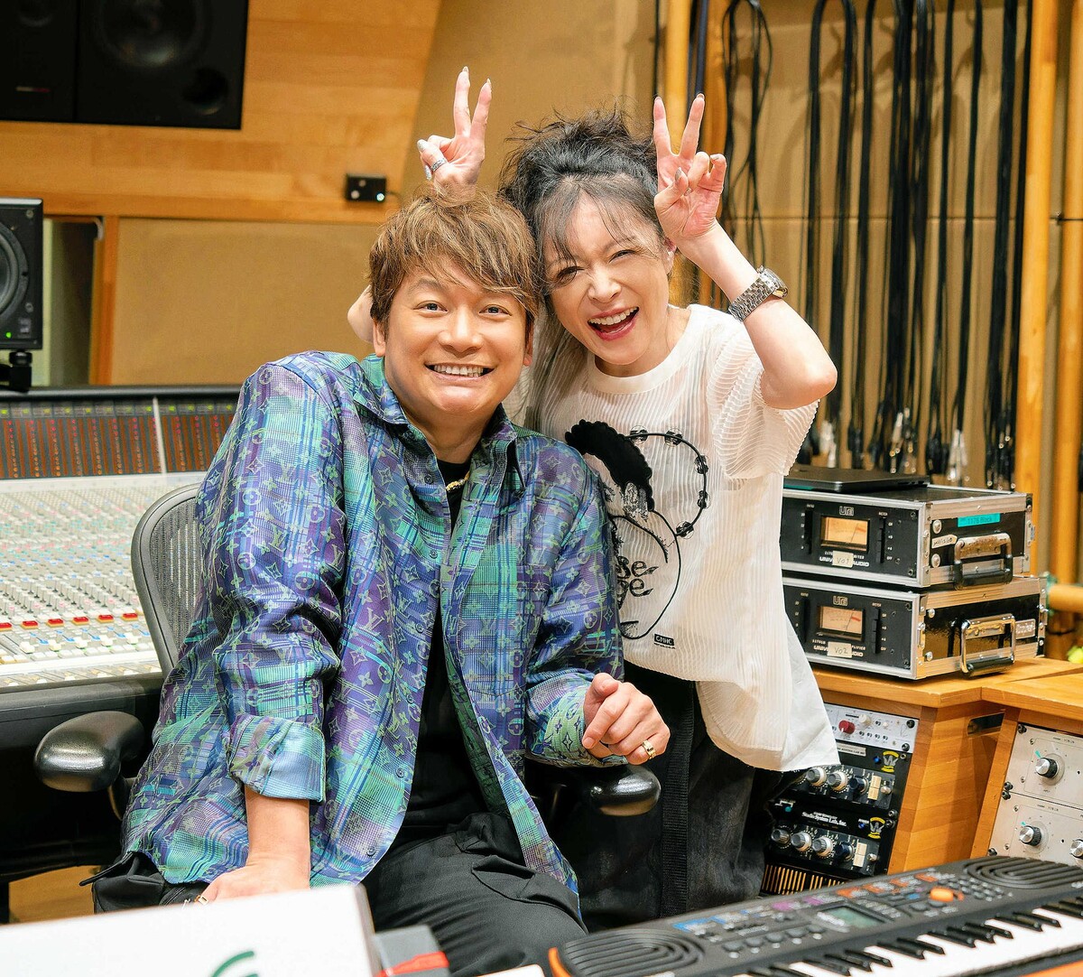 livedoornews's tweet photo. 【実現】香取慎吾×中森明菜が初タッグ！昭和の名曲「TATTOO」が令和に復活
https://t.co/20Yo7C0Lqo

香取が「可能であればご一緒に歌っていただけないでしょうか？」と連絡したところ、中森から「ぜひ！」と返事があったという。中森は「香取くんに言われて来ないという選択はなかった」と明かした。 https://t.co/r3WLnJunpf