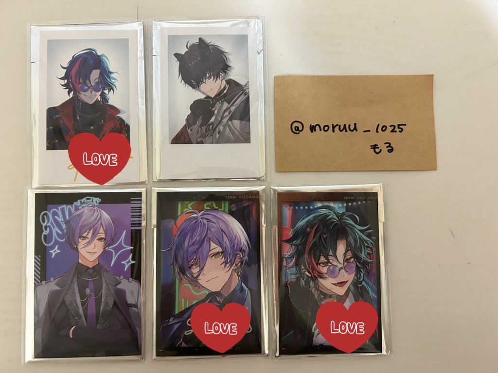 moruu_1025's tweet photo. 【交換】にじさんじ 3SKM HalfAnniversary チェキフォト風カード ヒーロー チェキ 🌈🕒

【譲】🫖🌿 🔑🐍 🤝
【求】📿🍔 🌩️🦒

☆主に画像2枚目を求めてます
(異種でも検討します)
☆R1⇔N1可
☆郵送のみ

検索からお声掛けください。

(ハートはサイン入りです) https://t.co/8i0yxJQyOL