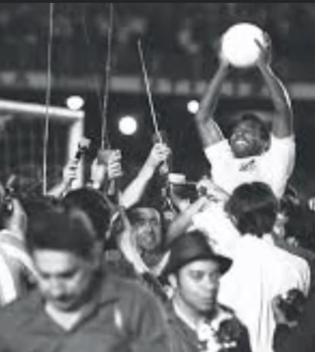 11月19日→【#ペレの日】 1969年通算1000ゴールを記録。サッカーの王様