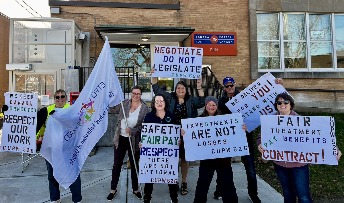 Standing in #solidarity with <a href="/CUPW/">CUPW</a> 526 in Delhi as they seek to negotiate a deal with fair compensation and safe working conditions. #SupportCUPW