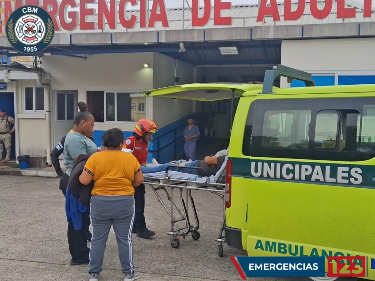 bomberosmuni's tweet photo. #CbmInforma | #Electrizado
Sector la cuchilla, Ciudad Real II zona 12, Villa Nueva
Un hombre recibe una descarga eléctrica, @bomberosmuni lo estabilizan y lo trasladan al @HRooseveltGT https://t.co/NK5fjGdGmk