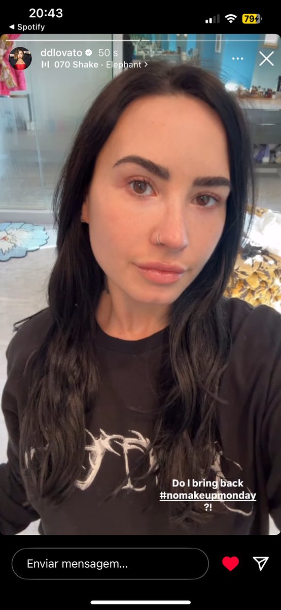 dramaticlovatic's tweet photo. O #nomakeupmonday voltou eu amoo ela é tão linda natural 😍 https://t.co/b24G0OKk32