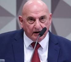 Kd esse safado? Tá escondido em algum lugar .