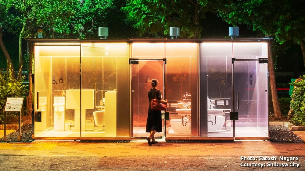 JapanGov's tweet photo. Today on #WorldToiletDay, see how THE TOKYO TOILET reimagines 17 public toilets in Shibuya as art 🚻! Designed by renowned creators, they offer unique features like transparent-to-opaque walls, abundant wood, and voice activation.
https://t.co/SHee4YAUsV

#RegionalRevitalization https://t.co/8WLjgjsRb3