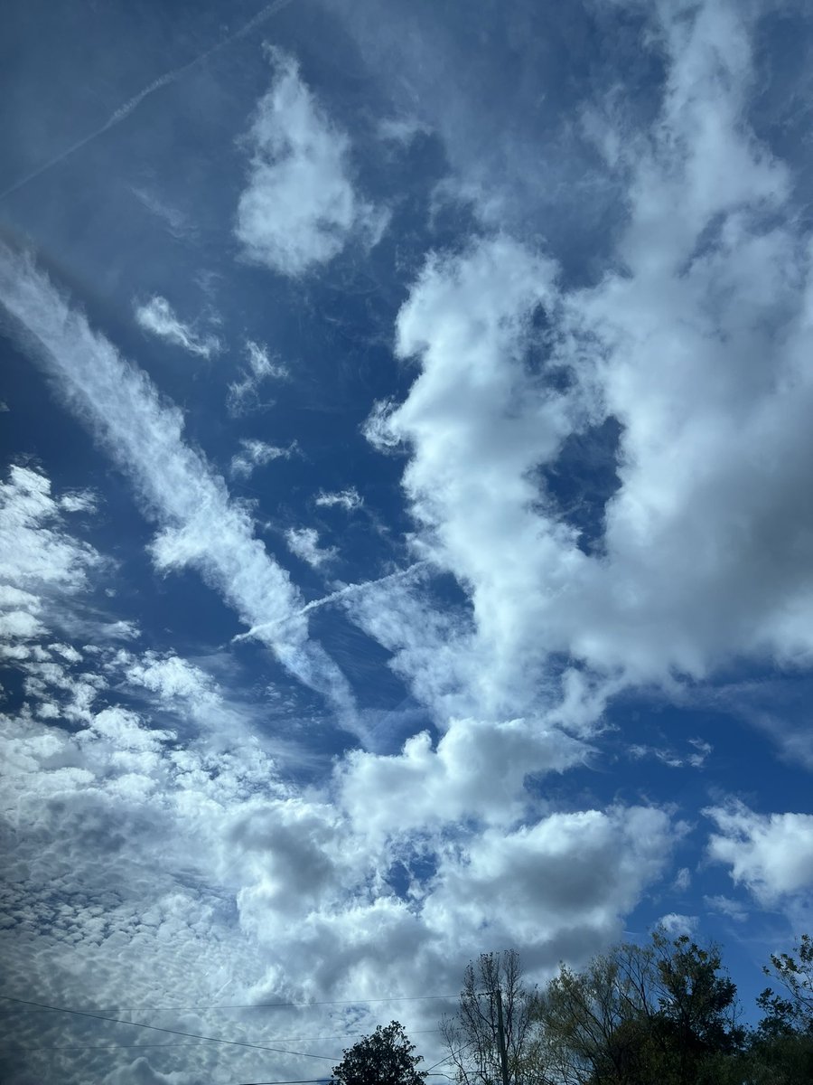 j_mont01's tweet photo. @Chemtrail101 Tennessee today https://t.co/zAOVMzNIZP