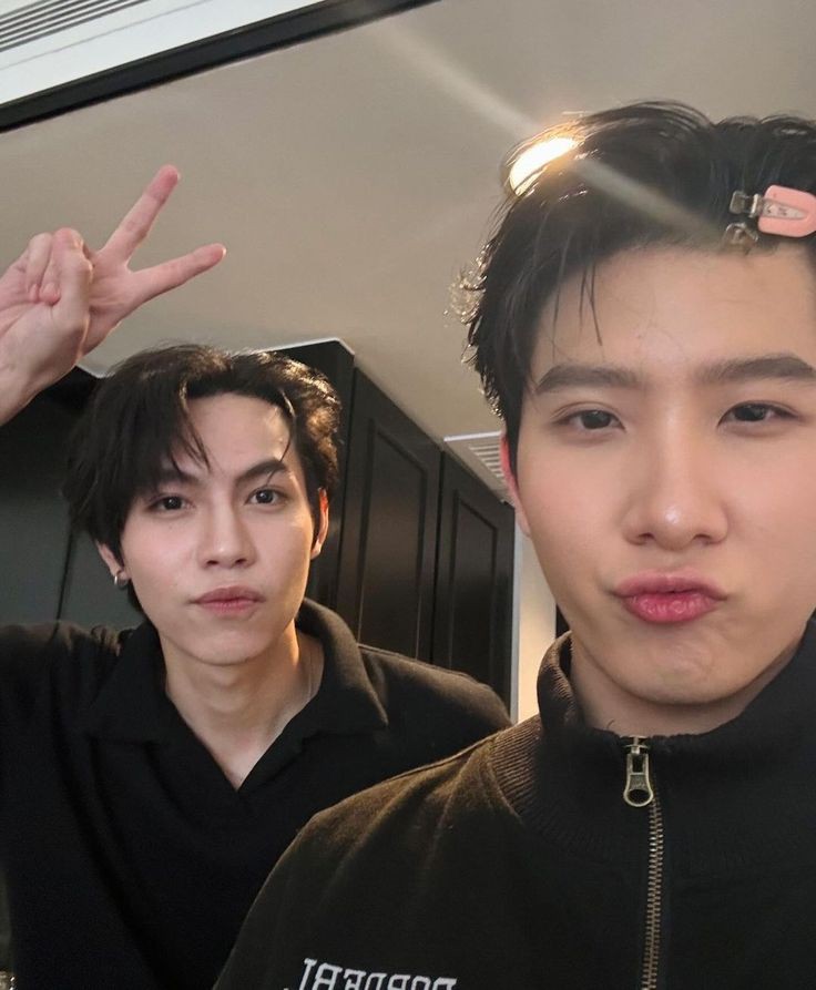 biinxen's tweet image. ☆ busco mutiss (@_@)
(#kpoptwt/#stantwt/#bltwt)
quiero hacer comeback en twt y ando buscando mutis para interactuar y así :3
☆ skz, treasure, niziu, bright vachirawit, mudd the student, vinxen, riize, firstkhao y más ^.^
mi carrd para q vean más :p kffxen.carrd.co