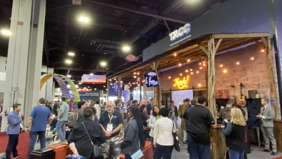 Intersect360's tweet photo. Aaaaaaaaaand… the show floor is OPEN!
#SC24 #HPC #AI #HPCcreates @Supercomputing https://t.co/zHXZrur8fN