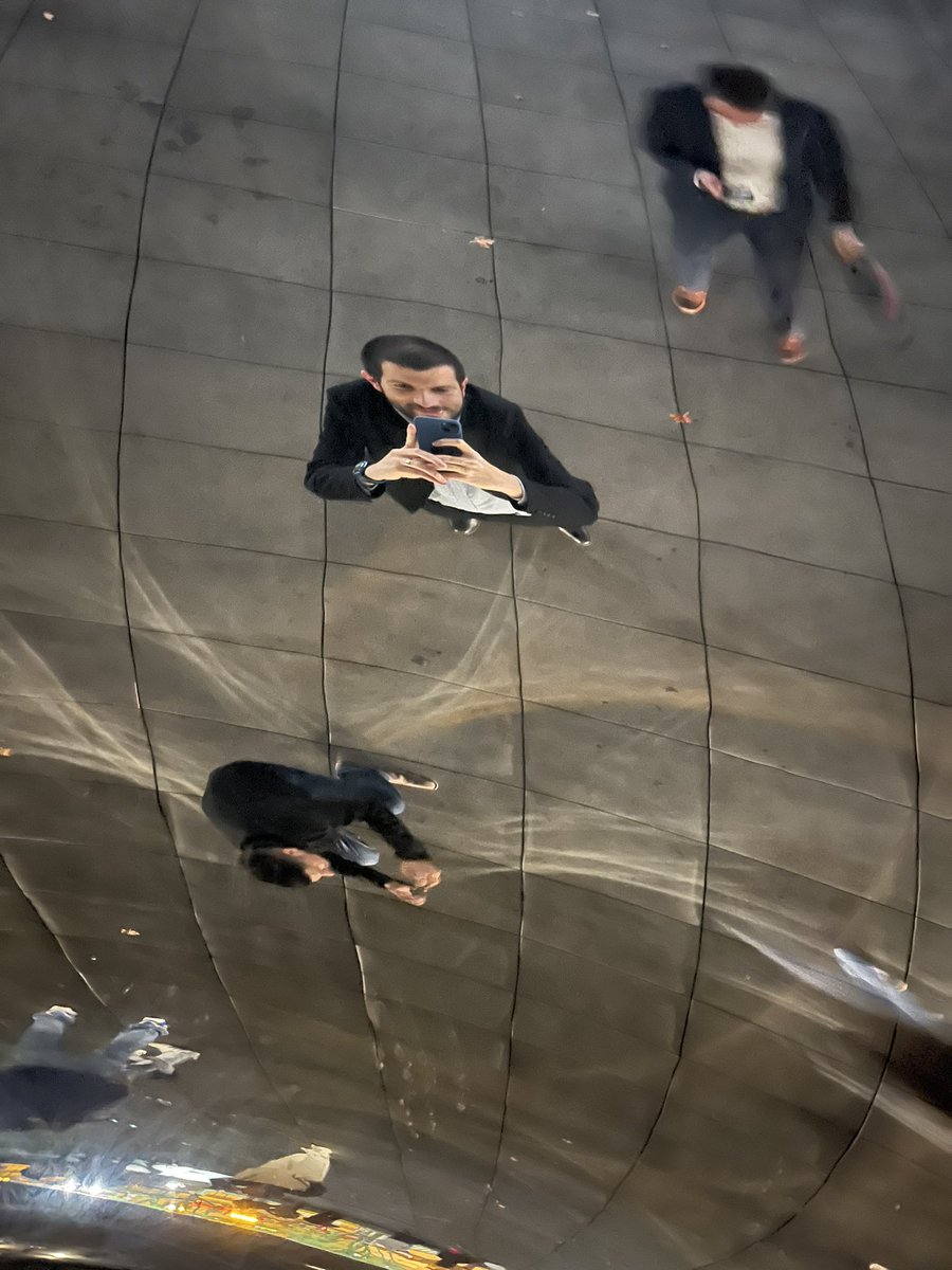 Attending the #AHA24 also means reuniting with colleagues and mentors as well as visiting this beautiful city! 

#sinarashedi