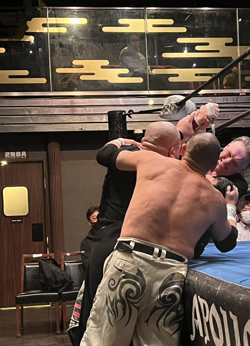 polestarnancy's tweet photo. 大日本プロレス秋葉原2024.11.18

第2試合　タッグマッチ
20分1本勝負
マッドマンポンド・◯星野勘九郎VSアブドーラ小林・×吉田和正
珍しいタッグ👀
場外行きまくり近くに来まくり💦
カウロープ持たされて、もういいのかな？と思って離したら怒られました😭
#bjw https://t.co/Eo3rTtWLuR